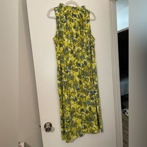 Women’s dress size L with pockets only worn once